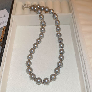 สร้อยคอจี้ลูกปัดมุกเทียมสไตล์ฝรั่งเศสเรียบง่ายหรูหรา สร้อยคอแฟชั่นสำหรับเสื้อกันหนาวแบบอเนกประสงค์ สร้อยคอแบบทันสมัย รุ่นใหม่