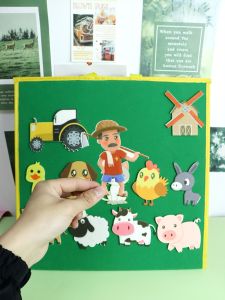Creative Farm Themed Felt Apron English Learning Prop Interactive Teaching Aid for Kindergarten Childrens Playwear