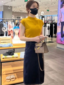 เสื้อยืดคอกลมแขนสั้นผ้าถักบางสำหรับผู้หญิง ฤดูร้อน 2024 เสื้อเชิ้ตคอกลมสไตล์ฮ่องกง แฟชั่นฤดูใบไม้ร่วง เสื้อเชิ้ตคอกลมสีพื้น