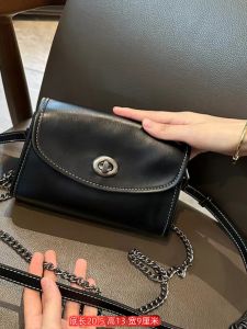 Elegant Minimalist Spring Summer Leather Shoulder Bag Soft Cowhide Womens Lightweight Chain Small Square Bag Fashionable