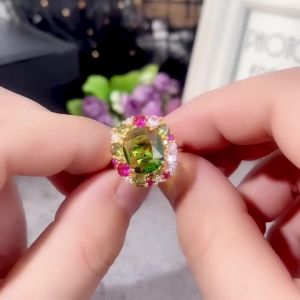 Huitan Elegant Big Green Cubic Zirconia Rings for Women Wedding Engagement Party New Luxury Ladys Accessories Fashion Jewelry