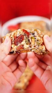 WooNut [COD] 500G Eight Types of Nuts Pastries Fructose Jujubes Blackcurrant and Walnut Mixed Nuts Pie Snacks Eat