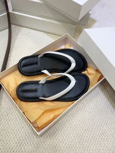 Light luxury flip-flops can be worn outside can be home slippers Fashion everything soft slippers daily commuter womens shoes