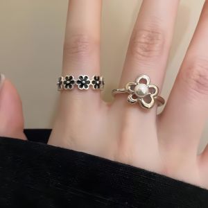 Black Flower Open Ring for Women Drip Oil Unique Sweet Simple Fashion Match Vintage Aesthetic Alloy Embedded Artificial Gemstone