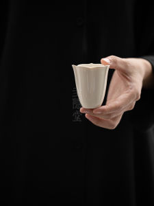 Handmade Ceramic Tea Cup Personal Kung Fu Single Cup Owner Cup Retro Home Goods Ash Floral Design Gongfu Tea Drinking Cup