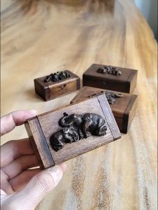 กล่องไม้จิ้มฟัน สไตล์ย้อนยุค กล่องนามบัตรไม้สัก ลายช้าง สร้างสรรค์ กล่องเก็บเครื่องประดับ มีให้เลือกสองขนาด ใช้ตกแต่งบ้านและร้านสปา