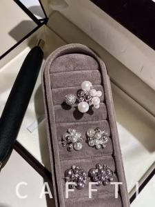 CAFFTI | Explosion Flower Cluster Pearl Minimalist Luxury Ring