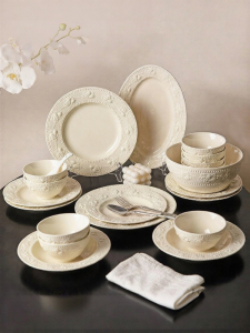 MODERN SWEETHOME | Glazed French Embossed Porcelain Dinnerware Set