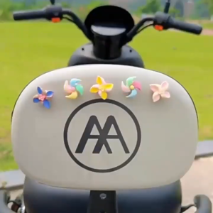 Set chong chóng sắc màu xoay được trang trí đỉnh màn hình gương xe decor góc làm việc taplo xe hơi xe máy