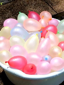 Bong bóng nước lắp sẵn theo chùm bóng nước 111 quả bóng nước chùm ném vui chơi kỉ yếu mùa hè