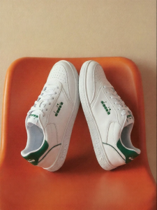 Versatile Minimalist Retro White Sneakers
