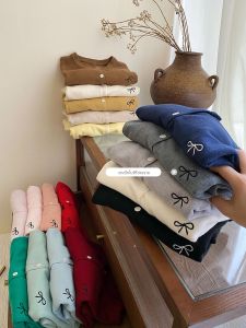 ย้อนยุค หวาน ปมผีเสื้อ งานปัก แขนยาวถักเปิด คาร์ดิเกน ผู้หญิง ฤดูใบไม้ร่วง เสื้อแจ๊กเก็ตอ่อนโยน Layering เสื้อสเวตเตอร์ เสื้อแจ็คเก็ต เสื้อท่อนบน