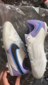 2024 สตั๊ดฟุตบอล รองเท้าผ้าใบชาย ผู้ชายกลาง รองเท้าฟูตบอล รองเท้าทำจากหนังเทียม