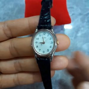 Đồng hồ nữ SUCCESS dây da màu đen phong cách cổ điẻn second hand si nhật- đã qua sử dụng