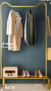 ไม้แขวนเสื้อราวทอง ที่แขวนเสื้อผ้าหูแมว ขนาด 80*155*45 cm ใช้ได้หลากหลายสไตล์ ตกแต่งห้องนอน ระเบียง ราวตากผ้าในครัวเรือน ที่เก็บเสื้อผ้าเย็น เรียบง่าย เสาเดียว