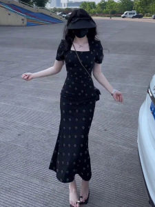 Summer 2025 French Vintage Hepburn Style Floral Slim Fit Long Dress Black Fish Tail Skirt Womens Clothing Polyester Fiber Short Sleeve Zipper Closure