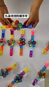 Childrens Luminous Light Bracelets For Christmas Gift Goodie Bag Kids Birthday Present School Event