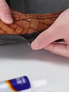 RUYI | Powerful Waterproof Non-hardening Shoe Repair Adhesive