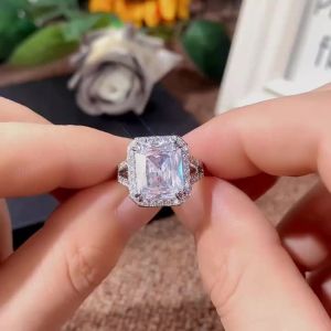 Huitan Simple Design Wedding Bands Rings for Women Luxury Inlaid Big Square Cubic Zirconia Engagement Party 2022 Trendy Jewelry