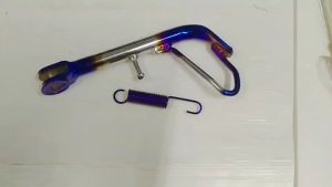 ขาตั้งข้างชุบโครเมี่ยม พร้อมสปริงขาตั้ง PCX150 ปี2018 สีไทเทเงิน