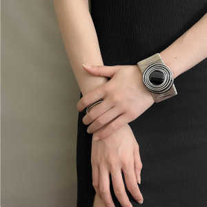 Original Cyberpunk Metal Open Bracelet Womens Vintage Simple Future Wide Edge Metal Arm Ring Fashion Jewelry Accessory