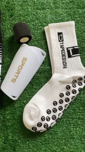 SET4 ชุดถุงเท้าพร้อมสู้ ถุงเท้าฟุตบอล ซื้อ1ได้4อย่าง เด็กเเละผู้ใหญ่ BEST SPORT ถุงเท้าตัดข้อ + ถุงเท้ากันลื่น  สนับเเข้งฟุตบอล  โคเเบน ถุงเท้าฟุตบอล