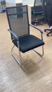 เก้าอี้สำนักงานไม่มี พนังพิง เบาะตาข่าย สีดำ รับน้ำหนักได้ถึง100kg.