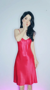 Combo 2 váy ngủ lụa WANNABE bí quyết nâng tầm phong cách và tôn vinh vẻ đẹp hình thể phái nữ DNS23