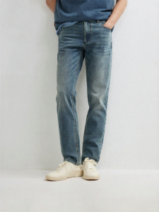 Jack Jones | Light Weight Cats Whiskers Wash Straight Leg Jeans