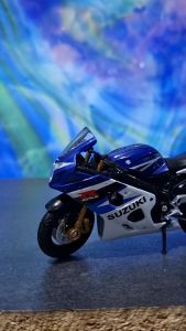 Diecast Miniatur Mainan Motor Gede Moge Suzuki GSX R750 Besi Metal 1/18