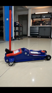 2.5 Ton Crocodile Jack Hydraulic Floor Jack For Car Lifting Repair Work