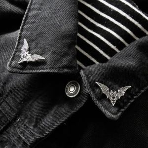 Vintage Gothic Dark Bat Brooches / Minimalist Creative Brooches Accessory / Fashion Halloween Lapel Badges / Dark Punk Style Enamel Pins