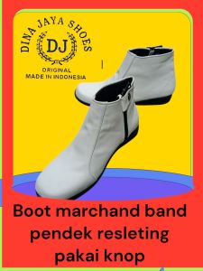 sepatu boot marchand band pendek dan pakai resleting dan pakai knop