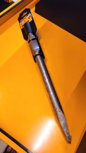 Tolsen Industrial Grade Hex Point Chisel (30x410mm) 75454