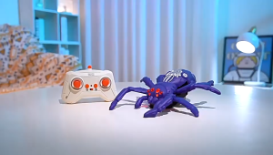 2.4G RC Large Spider Wall Climbing Toy Remote Control Prank for Kids Realistic Fast Crawling Movement Electric childrens fun 360° rotating animal toy