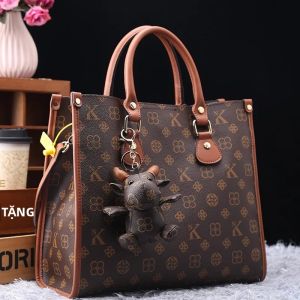 Túi Đeo Chéo Nữ Thời Trang Đa Năng 2025 Thương Hiệu Cao Cấp Nhẹ Nhàng Sang Trọng Chất Liệu PVC Dung Tích Lớn