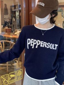 เสื้อสเวตเตอร์ถักคอตั้งแขนยาวหลวมๆ ทรงหลวมๆ สำหรับผู้หญิง ฤดูใบไม้ร่วง 2025 ใหม่ ลำลอง แขนยาว ปกติ แขนยาว ปกติ