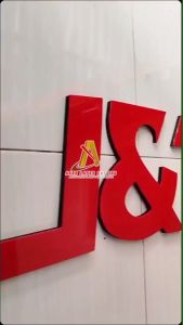 Logo J&T Express akrilik dan spon/Logo Ekspedisi J&T Express Akrilik Murah