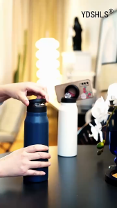 Tumbler 304 Magnetic insulated cup with straw Stainless steel sports water bottle Mobile phone holder Vacuum Thermos