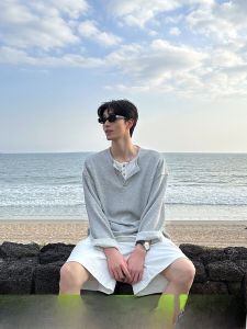 เสื้อยืดแขนยาวทรงหลวมสไตล์เกาหลี ONELYC1NS สำหรับผู้ชาย เสื้อยืดคอกลมสีพื้น แฟชั่นฤดูใบไม้ผลิและฤดูใบไม้ร่วง