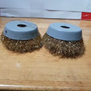 Bộ 2 Chén Cước Bánh Cước Thau Chà Sắt Đánh Rỉ 100mm loại dầy hoặc loại mỏng loại mỏng là đế trắng loại dầy đế đỏ chén cước gắn máy mài chuyên đánh rỉ sét vệ sinh mát móc- Cửa hàng Nam