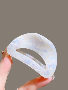 กิ๊บติดผมโลหะอะซิเตทรูปจันทร์สำหรับผู้หญิง กิ๊บติดผมทรงฉลามสุดเก๋ ประดับผมแบบไม่ซ้ำใคร สไตล์เกาหลี แบรนด์ Mingdu Yifei