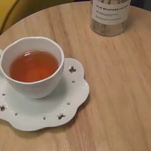 LED Antique Floor Lamp Solid Wood Coffee Table Lamp Can Be Used to Place items Living Room Sofa Bedr