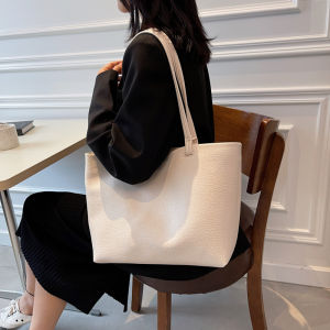 Large Capacity Womens Shoulder Bag 2025 New Fashion Spring Summer Versatile Commuter Bag Retro Tote Bag Soft PU Leather