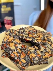 WooNut [COD] Delicious Black Sesame Soft Cake Handmade Mixed Nuts Pastry Peanuts Jujubes Pie Walnut Snacks
