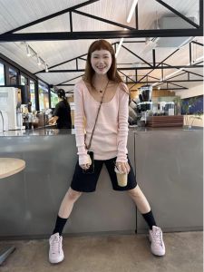 ขา Chen Xiao~ เลี้ยวซ้าย หวาน เผ็ด เด็กผู้หญิง เรียบง่าย ตรงกับคอ U ขนาดใหญ่ เสื้อสเวตเตอร์ถัก ผู้หญิง ฤดูใบไม้ผลิ ฤดูใบไม้ร่วง เสื้อผ้าตัวใน เสื้อชั้นนอก อินเทรนด์