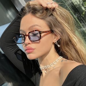 Fashion Square Sunglasses Women Retro Rivets Decoration Gradient Shades UV400 Men Leopard Blue Sun Glasses