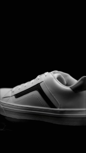 Sepatu Sneakers Pria Dan Wanita Kets Casual Fabrica Putih/Hitam Anti Slip Sepatu Mjc Indonesia