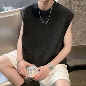 เสื้อกั๊กผู้ชายแขนกุดสไตล์อเมริกันฤดูร้อน 2025 แบรนด์ใหม่ สปอร์ต ลำลอง ไฮสตรีท แขนกุด ไม่มีไหล่ เสื้อยืดคอตตอน