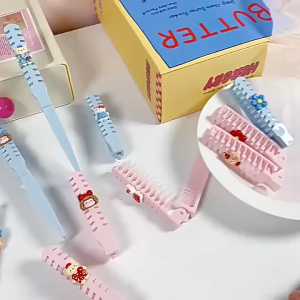 Colorlady - Lược Chải Tóc Gấp Gọn Mini Có Gắn Charm Hoạt Hình Dễ Thương Lược Bỏ Túi Gỡ Rối Nhỏ Gọn Cho Học Sinh